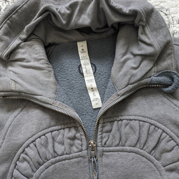 Lululemon grey sweater - Picture 5 of 5